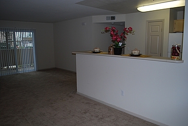Dining Room-Plenty of space to entertain your guests!